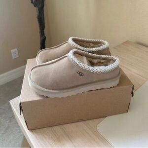 UGG Women's Tan Slippers with White Trim